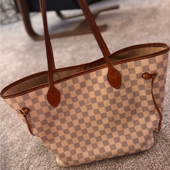 Louis Vuitton small neverfull bag - Picture 2 of 12